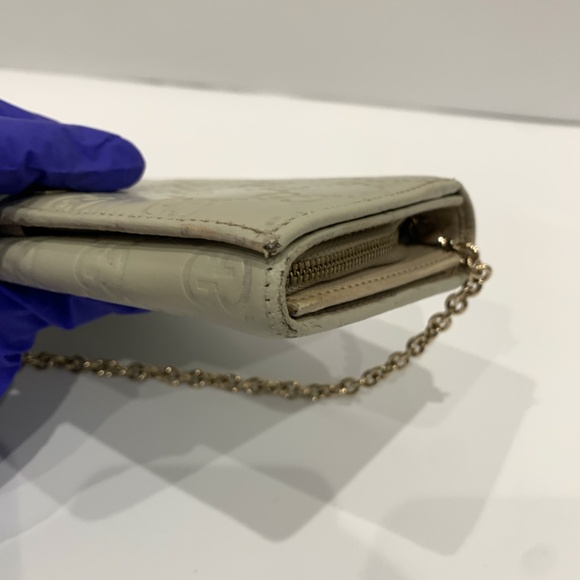 Gucci Beige Guccissima Chain Wallet Sku#85391 (Gently used, button loose) - Picture 4 of 15